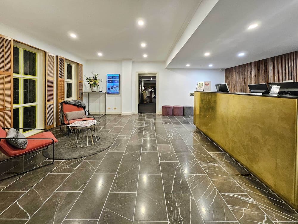 Buckingham Apartment