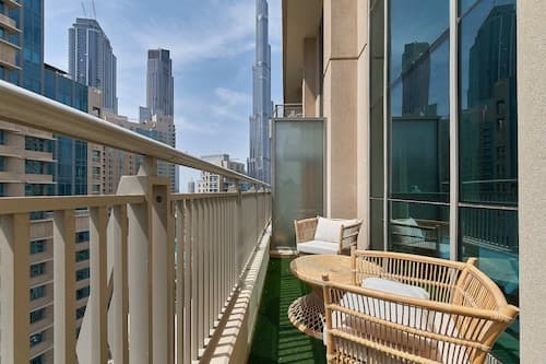 Panoramic Terrace & Burj Khalifa View