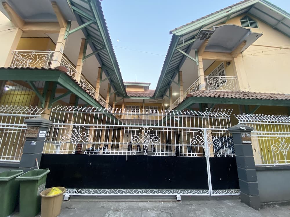 OYO Life 93265 Kos Cendana Seruni Raya