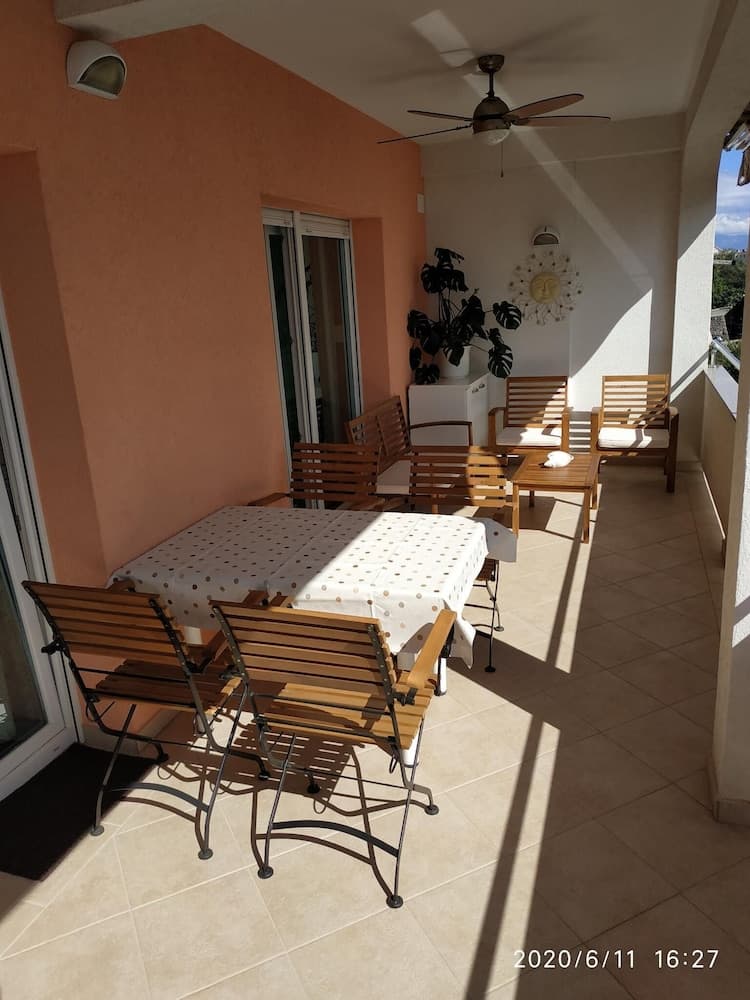 Apartment Ana With Sea View