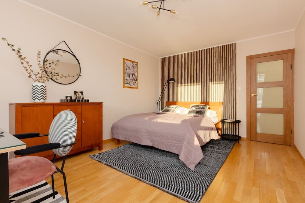Saska Kępa Apartment by Renters