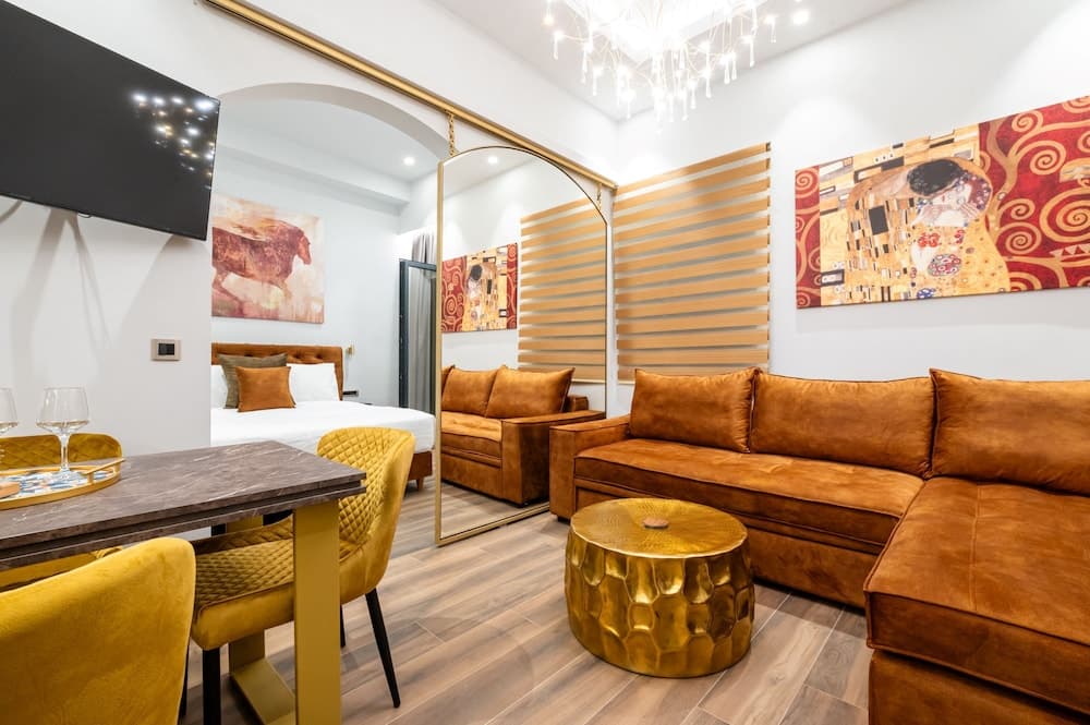 Royal Gold City Suites