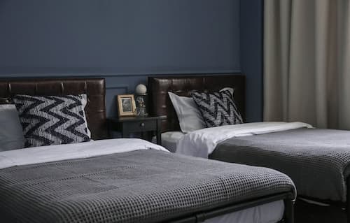 Iris House Hotel