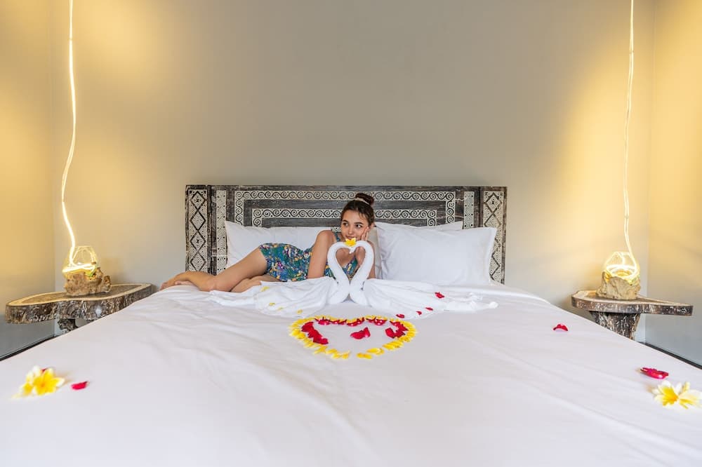 Brand new Luxury 3BR villa Ethnic Ubud 4