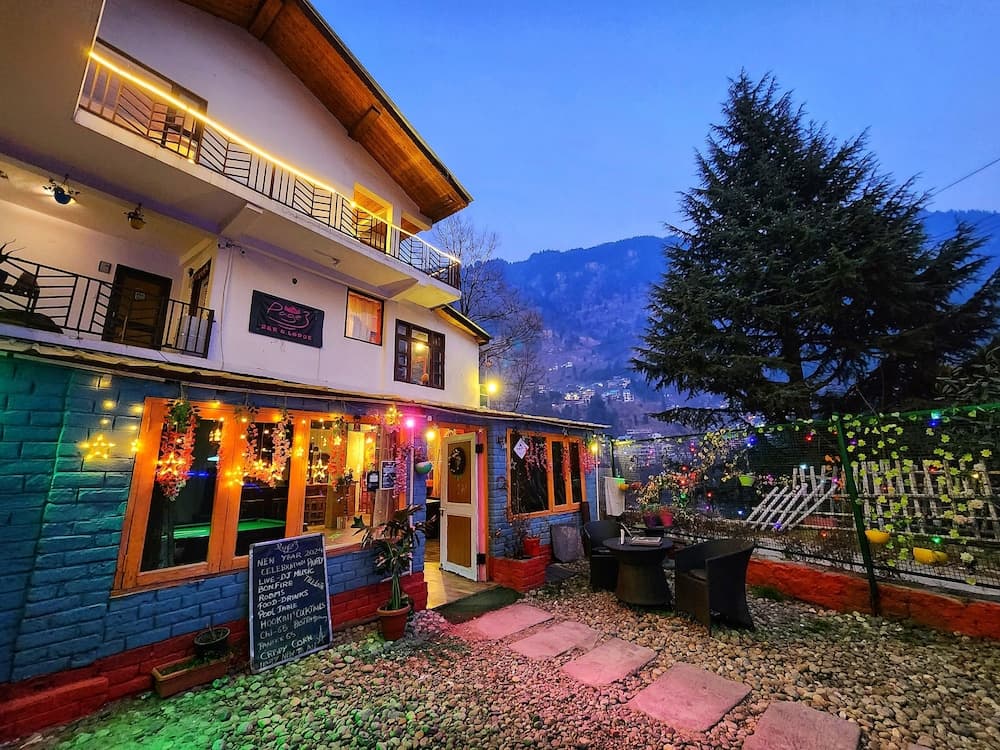 Page 3 - Riverside Rooms & Bar