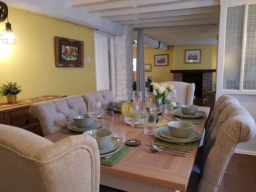 Cruck Cottage