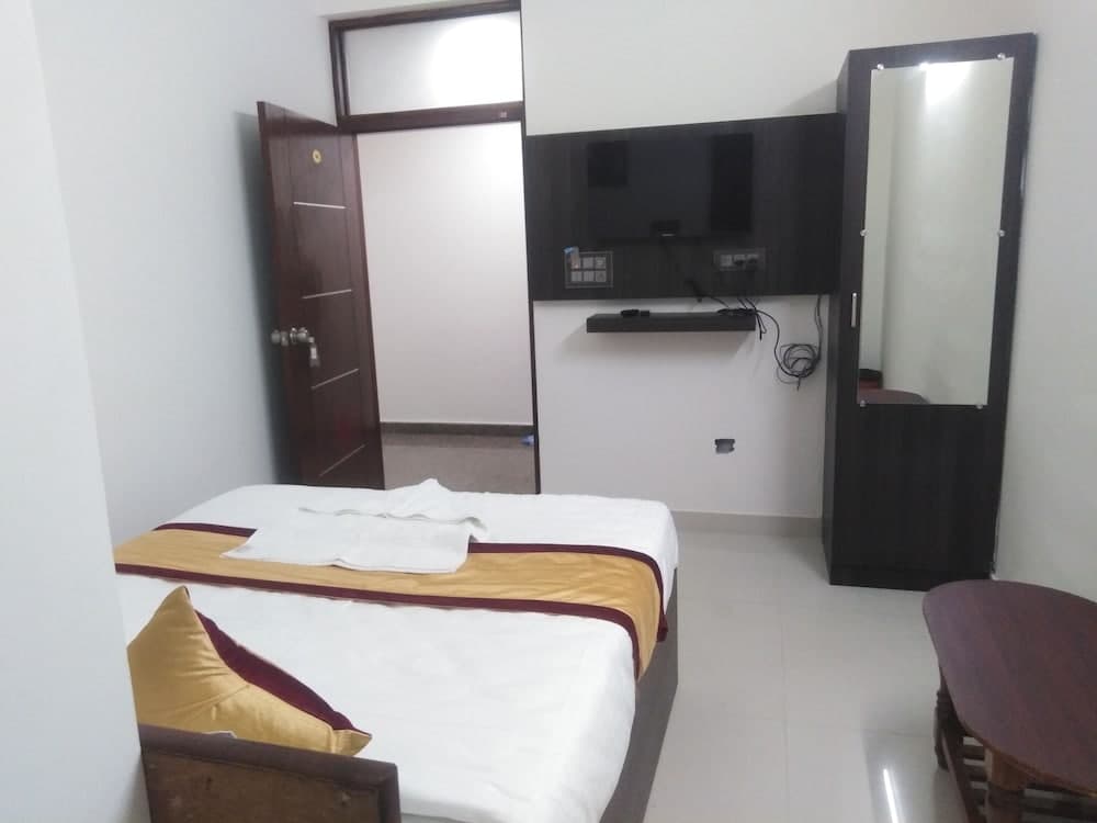 J K Inn Hotel - Urban Express