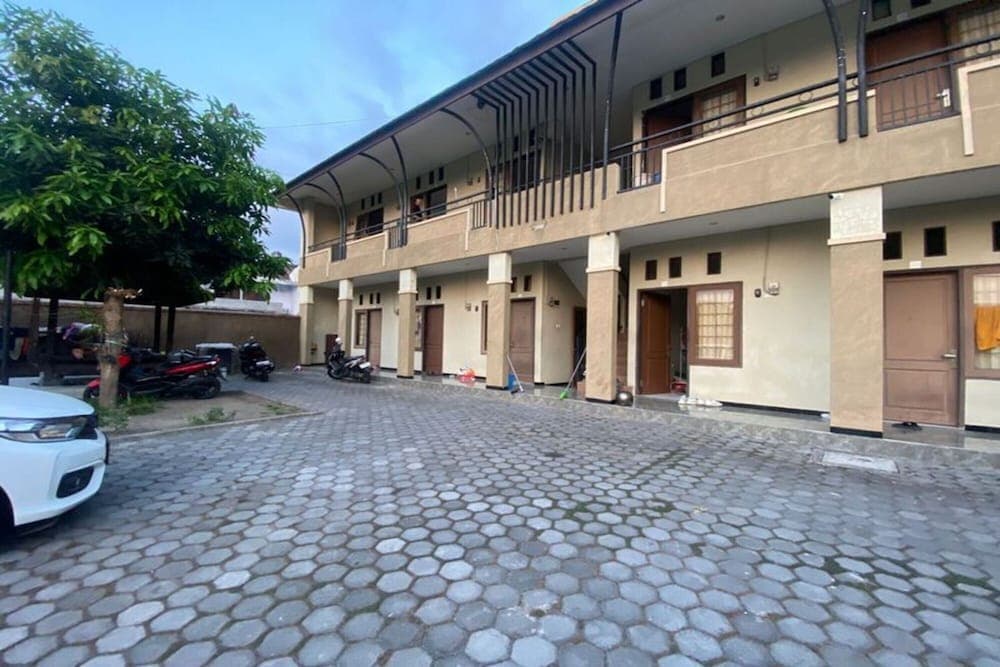 OYO Life 93284 Kos Cendana Raya