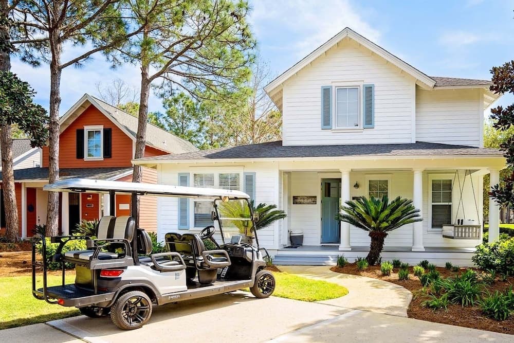 1309 Laurel Grove 3 Bedroom Home by RedAwning