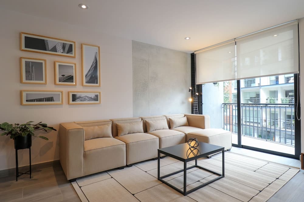 Caster by Wynwood House