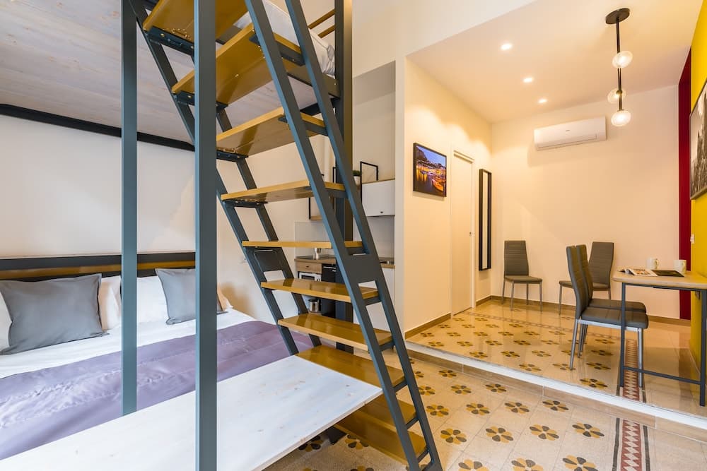Napoli Central Station Apts & Suites