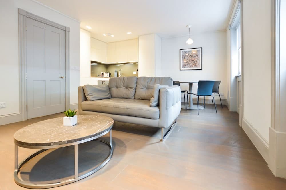 Soho Luxury 1 Bedroom Apartment by Concept Apartments