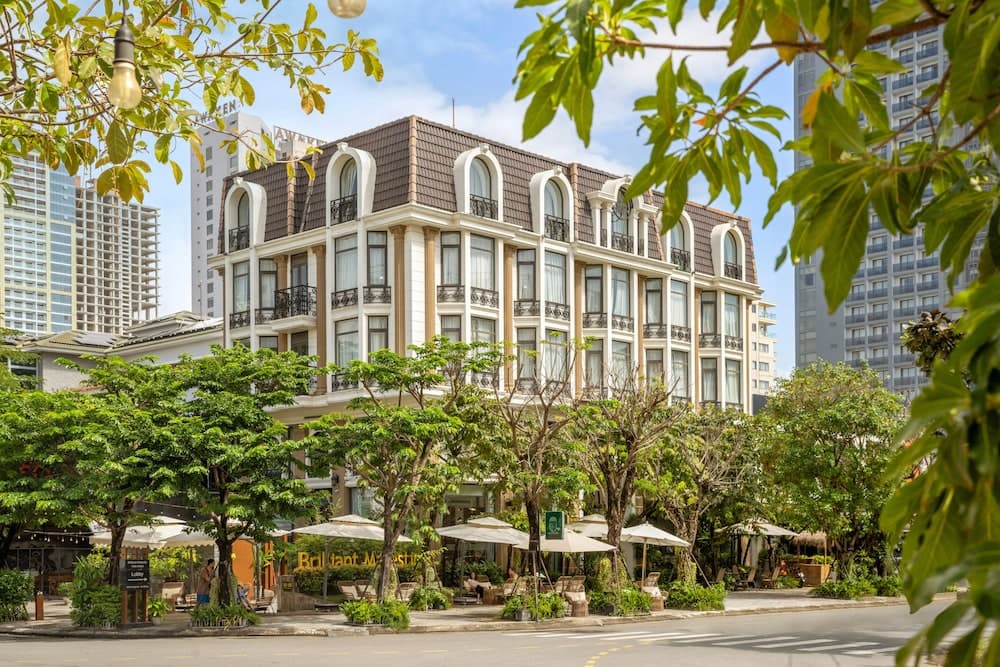 Brilliant Majestic Hotel