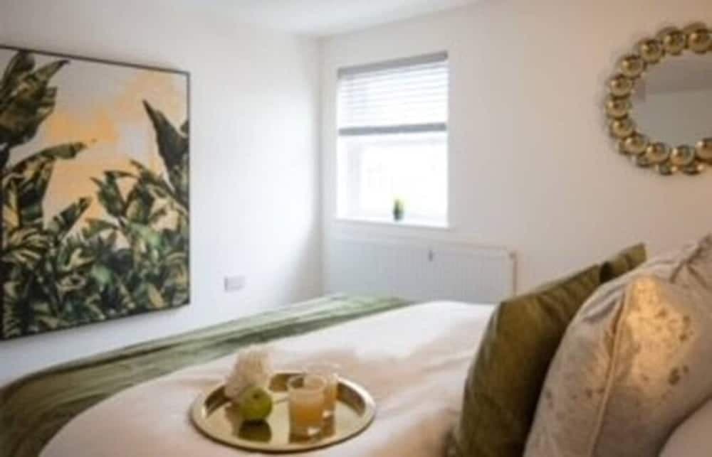 2 Bedroom Apt Leamington Spa