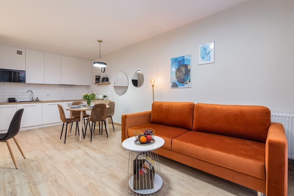 Spadochroniarzy 8b/13 by Renters