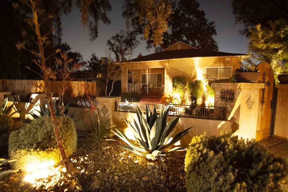 Large Groups Sequoia Park, CA Coast Wineries, Skiing. Enjoy Fire Pit, Hot Tub, Outdoor Kitchen