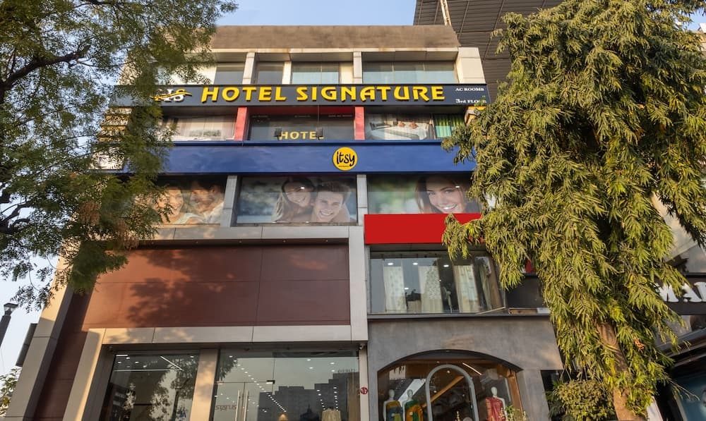 Itsy Hotels Signature, Nehru Nagar