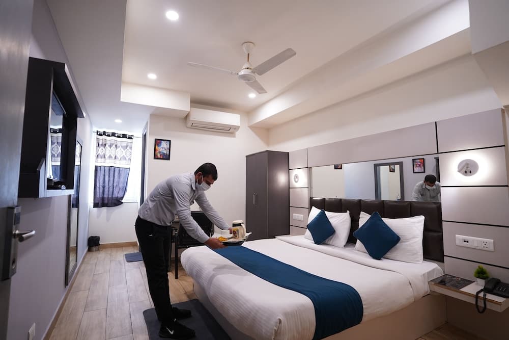 Hotel Lyf Corporate Suites - Kirti Nagar