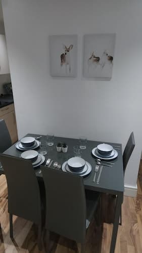 London Bermondsey, 4 People Studio in the Center