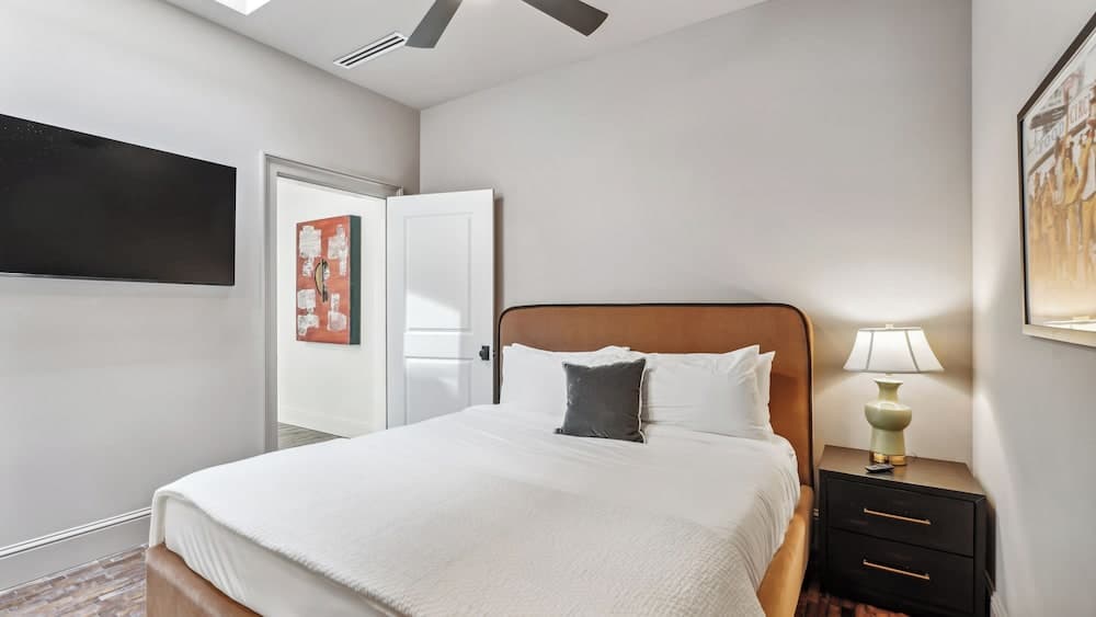 The Mary Beth Hotel & Gallery