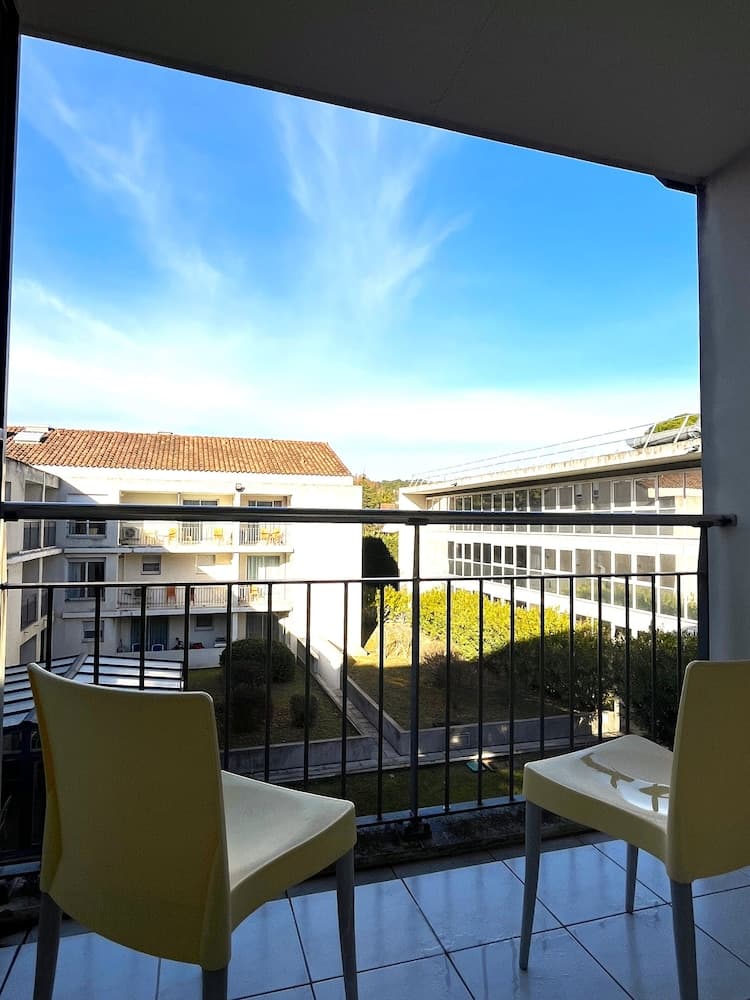 Le Clos de la Chartreuse by Ateya