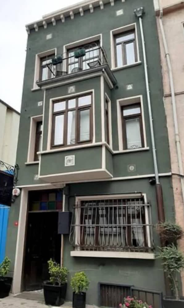 Hayal Hostel Serbia