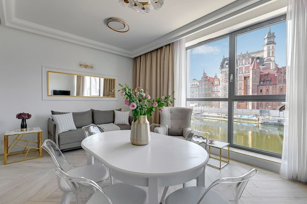 Lion Apartments - The Palace premium apartment with Old City & River View