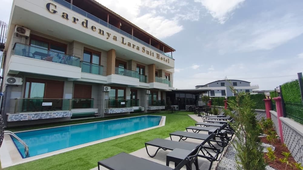 Gardenya Lara Suit Hotel