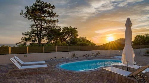 Arktos Sunset Villa