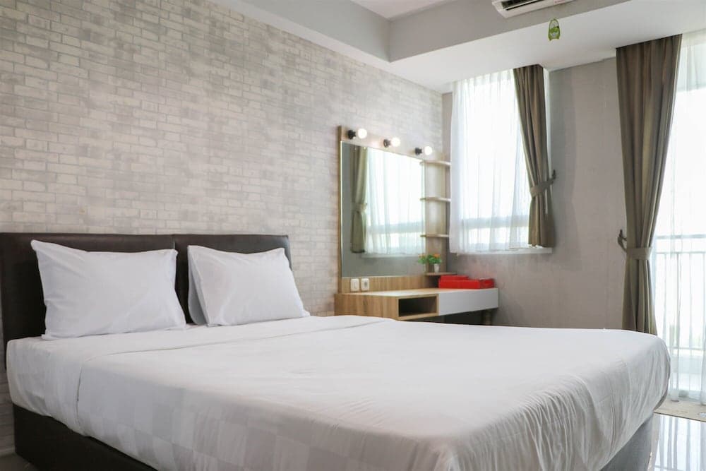 Comfy And Nice Studio Apartment At Springhill Terrace Residence