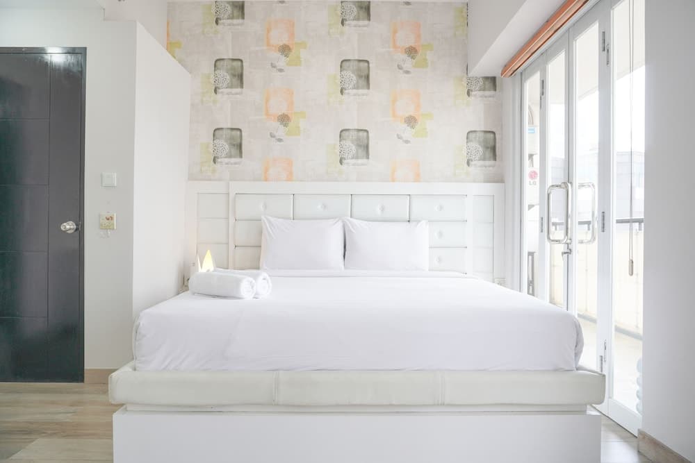 Warm And Comfort Living 1Br At 8Th Ambassade Kuningan Apartment