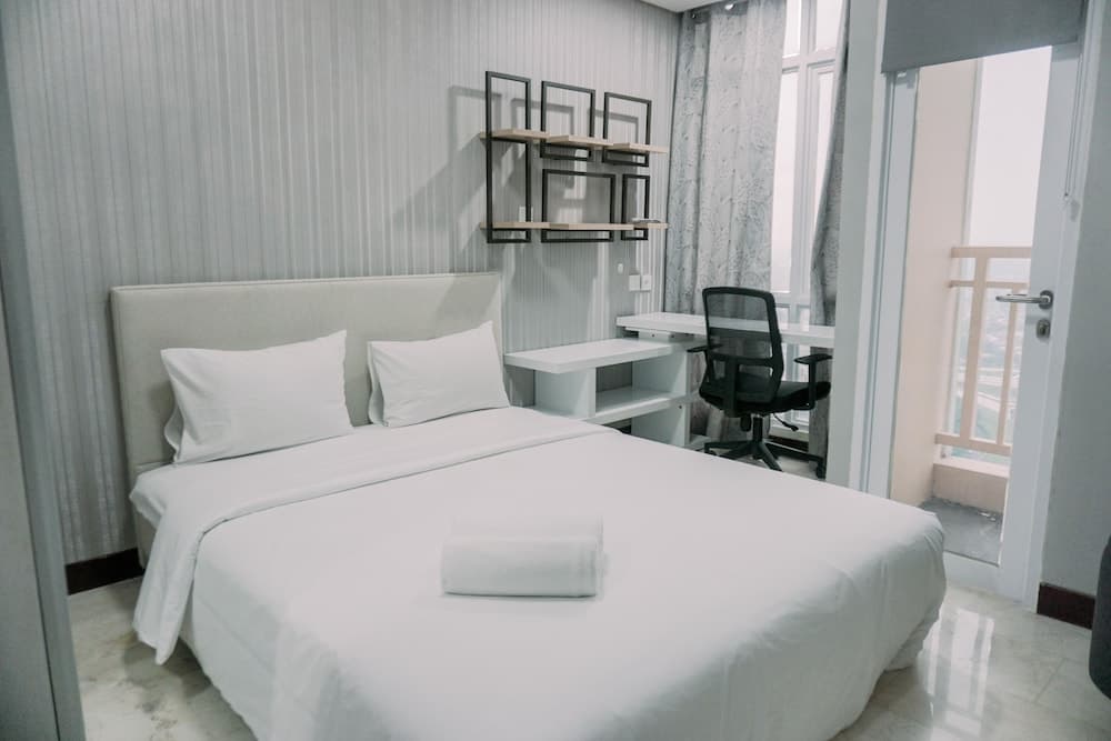 Homey And Comfy Stay Studio Apartment At B Residence