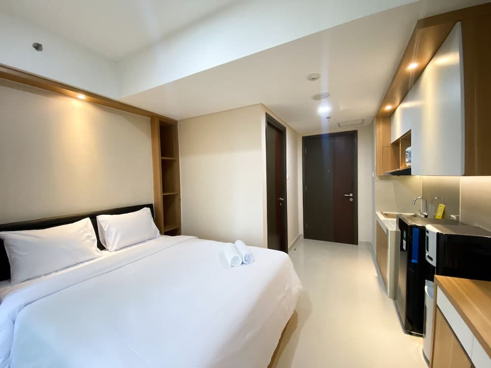 Minimalist Studio Room At Pollux Chadstone Apartment