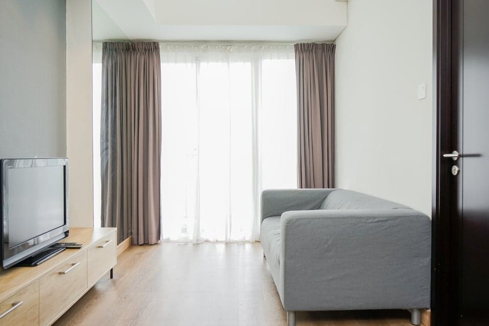 Comfy And Cool Interior 1Br At Casa De Parco Apartment Bsd