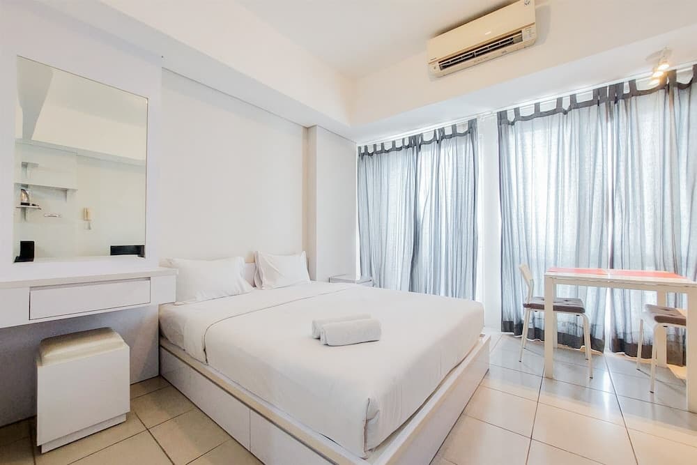 Comfort Living Studio Apartment At Bintaro Plaza Residence Altiz Tower