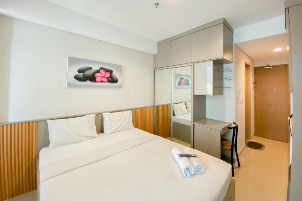 Cozy Stay Studio At Tamansari Iswara Apartment