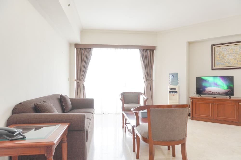 Homey And Cozy Stay 2Br Puri Casablanca Apartment