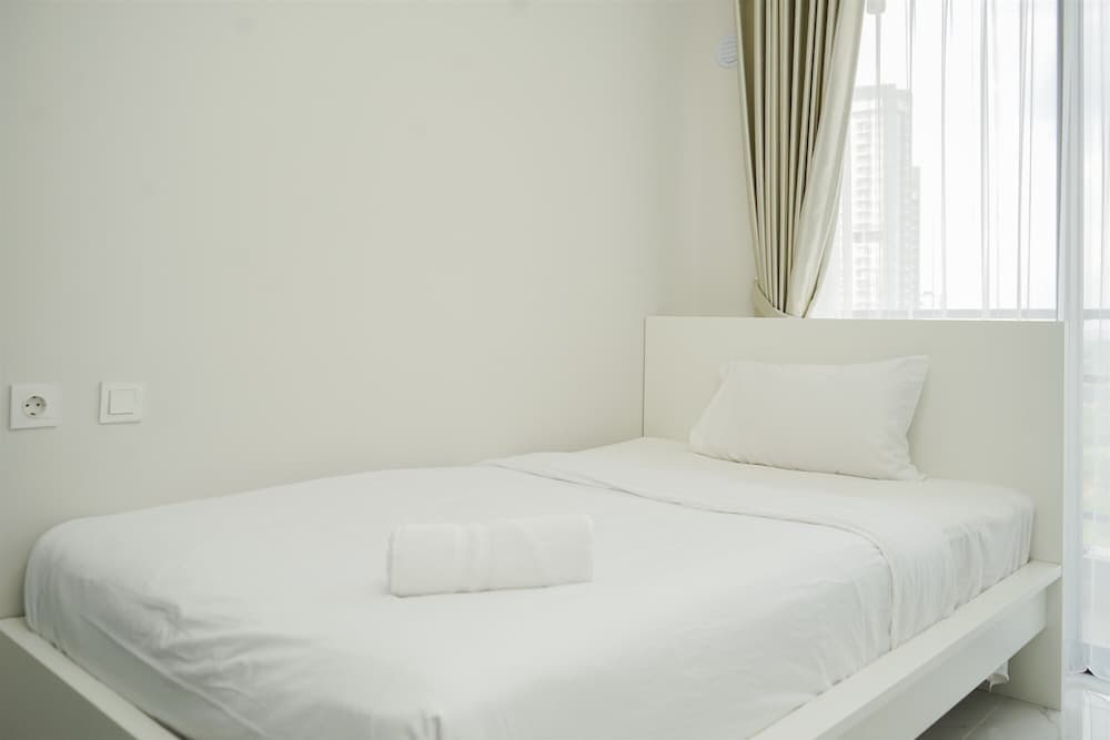 Minimalist Studio At Sky House Bsd Apartment