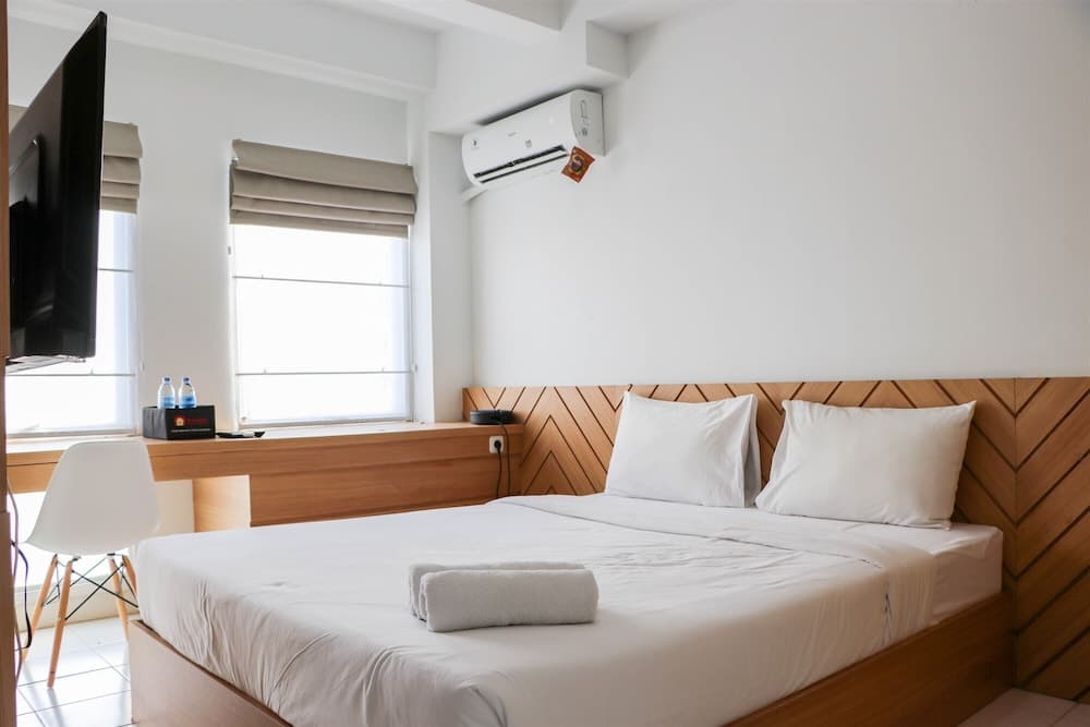 Minimalist And Cozy 1Br Patraland Urbano Apartment