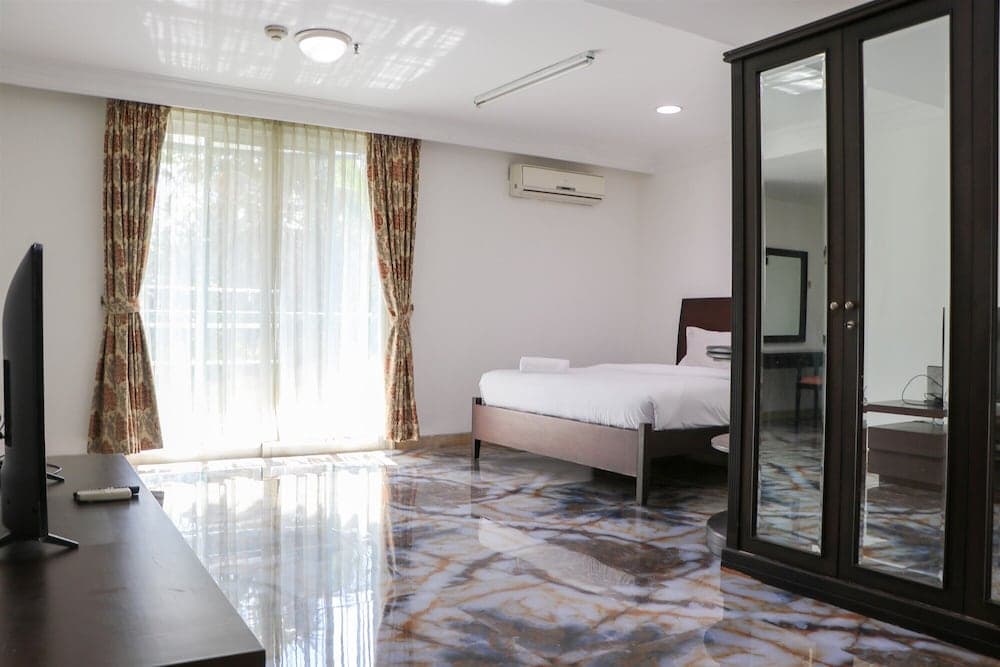 Spacious Combined 3Br With Maid Room Nuansa Hijau Pondok Indah Apartment