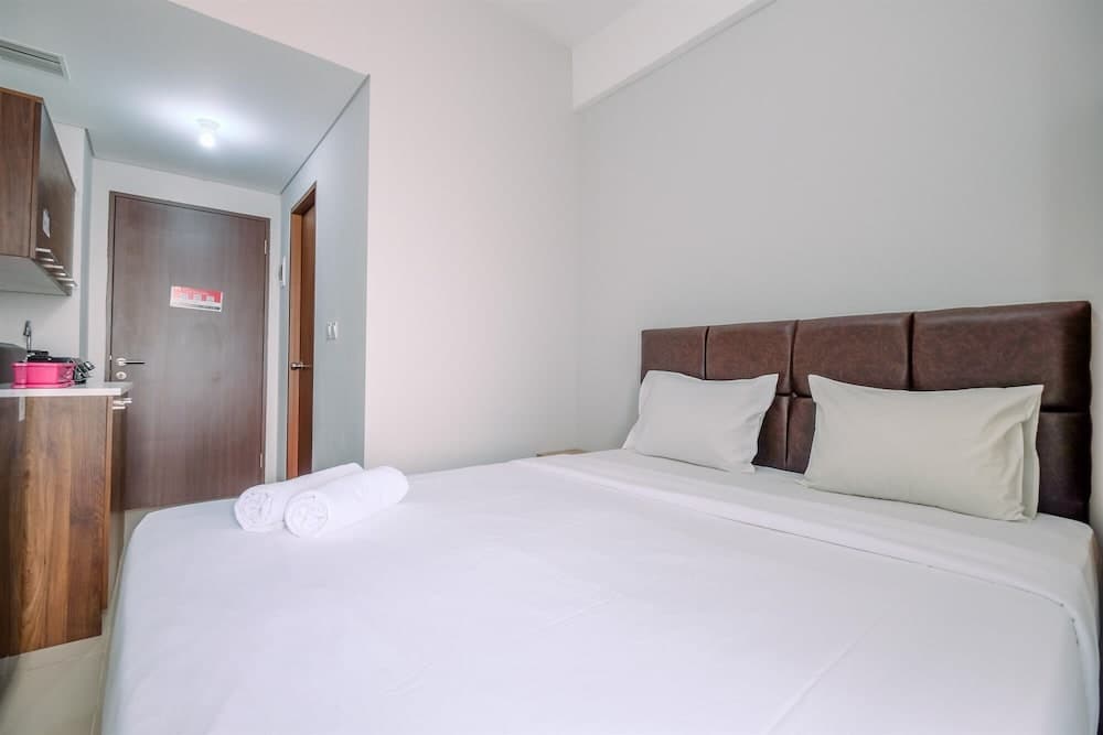 Cozy And Modern Look Studio Transpark Juanda Bekasi Timur Apartment