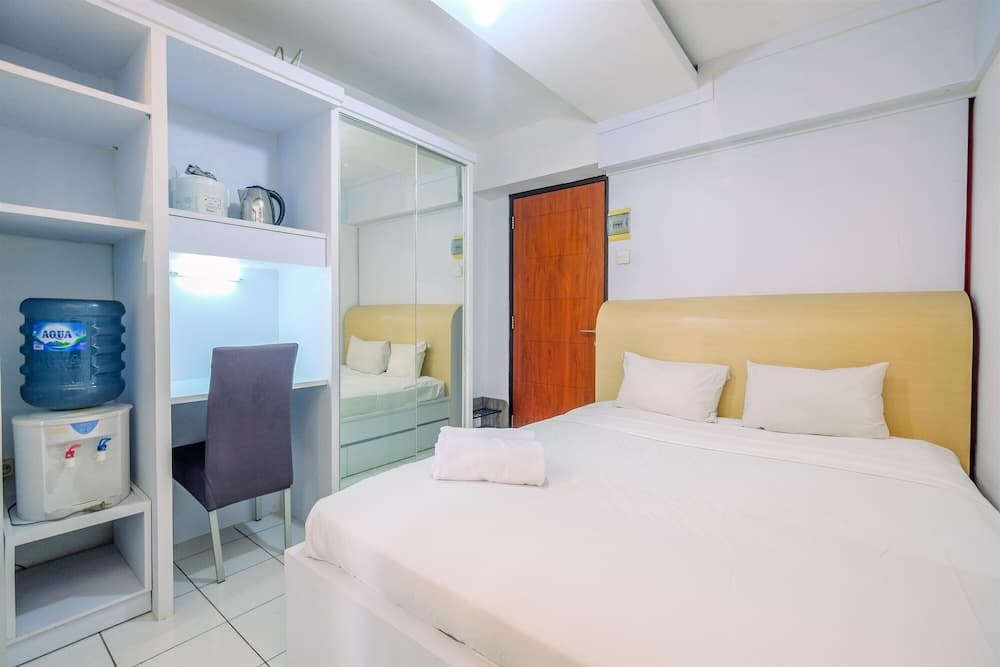 Good And Homey Studio At Kebagusan City Apartment