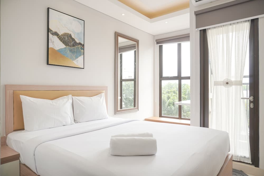 Warm And Minimalist Studio Transpark Bintaro Apartment