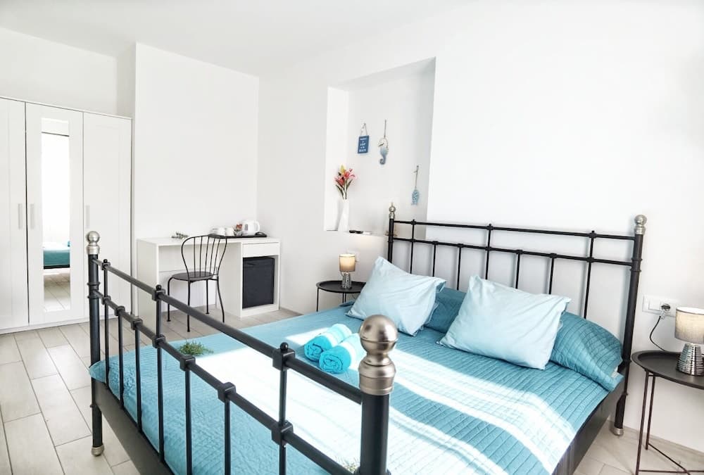 Boutique Rooms - With Pool - 6 - R203