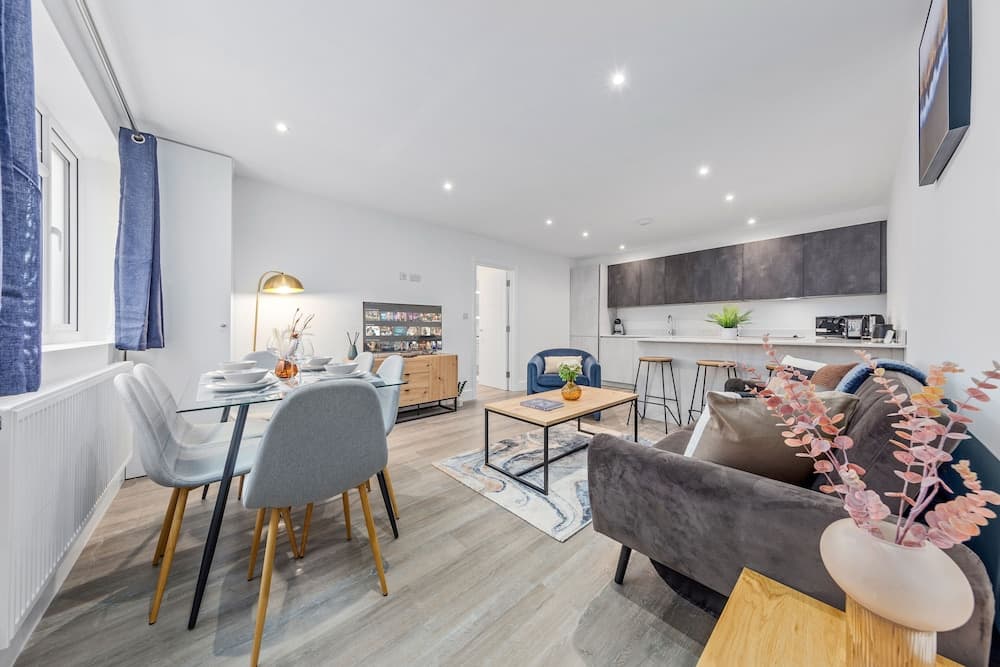 Sercasa - The Hyde - Hendon Station