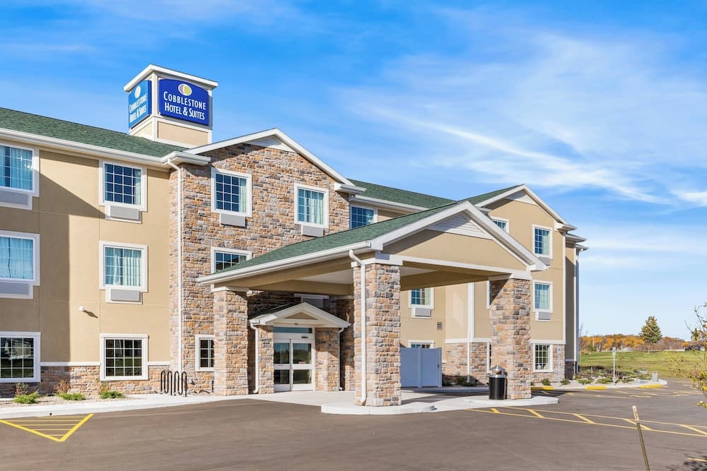 Cobblestone Hotel & Suites - Denmark
