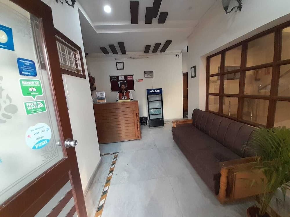 Hotel The Holiday Home