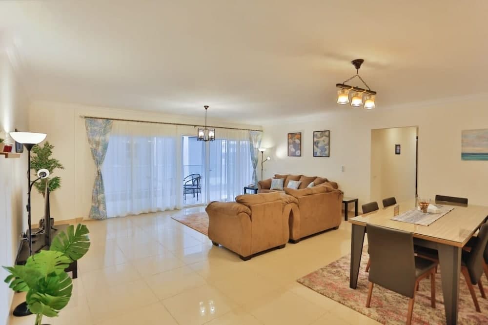 Parkside boutique 3 bedroom apartment