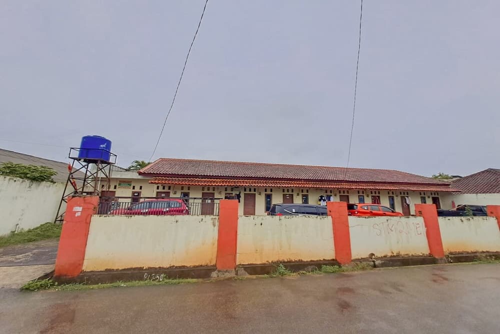 OYO Life 93590 Penginapan Palapa 10 Syariah