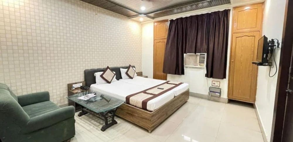 Goroomgo R.P. International Patna